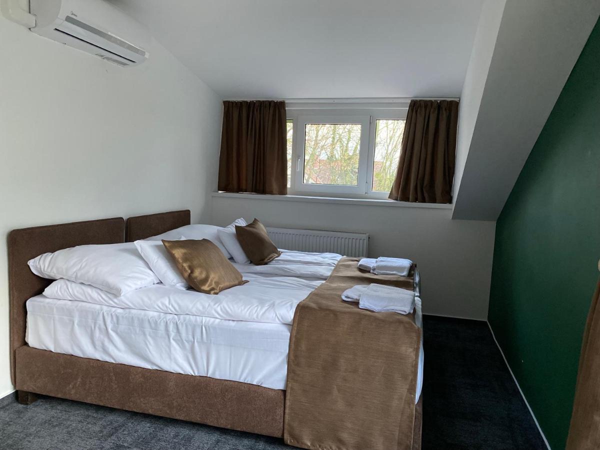 A Fogado Bed and Breakfast Bicske Eksteriør billede