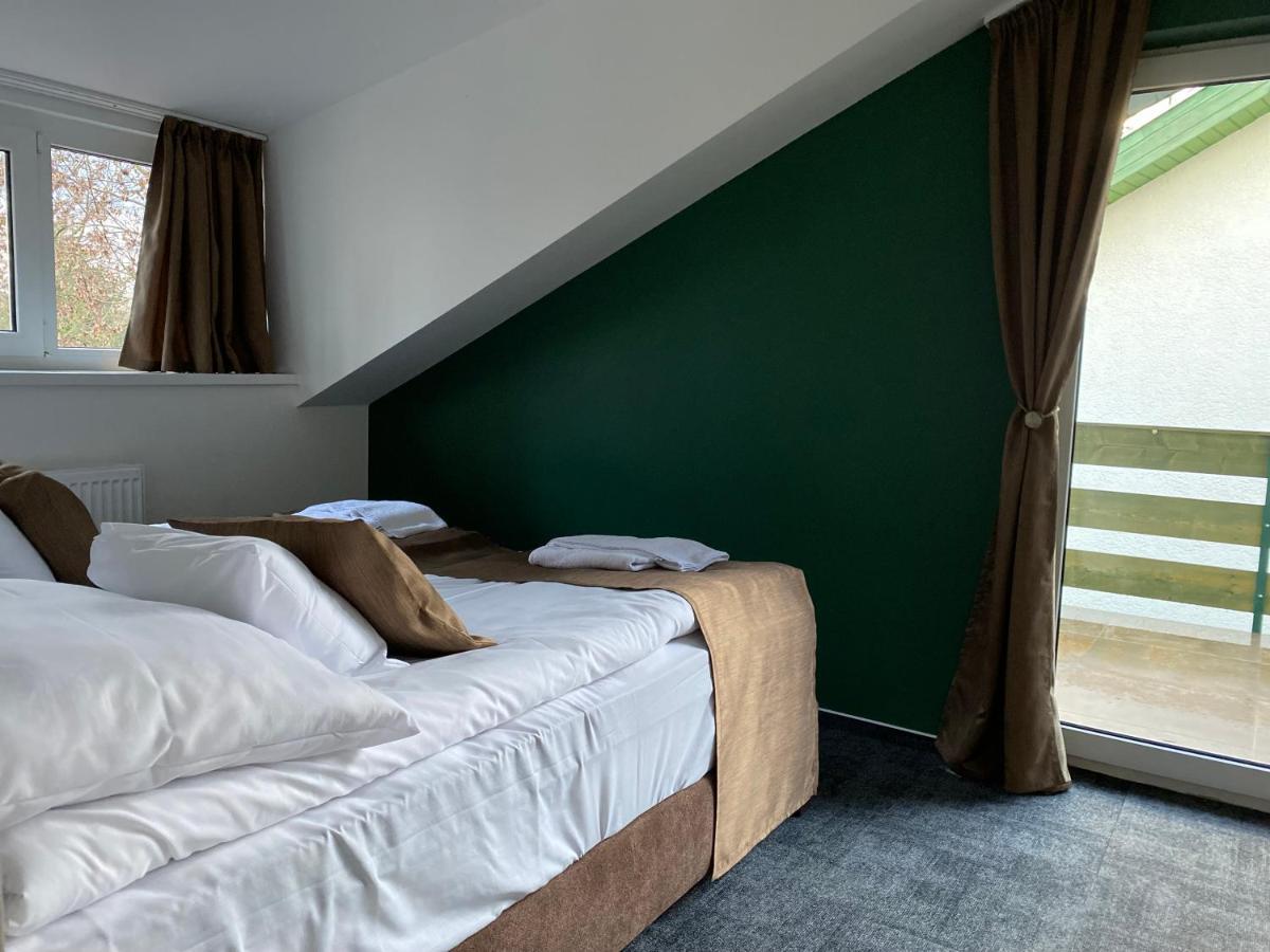 A Fogado Bed and Breakfast Bicske Eksteriør billede